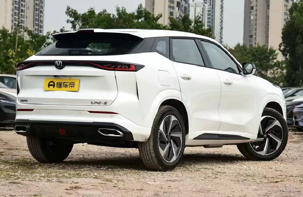 Changan UNI-Z PHEV 2026 — 130 km · Édition Vaisseau