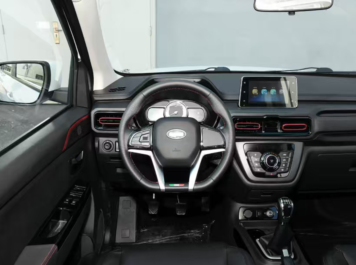 SWM Sawy Tiger 2025 — 1.5L 116 ch · Édition Luxe · 7 Places