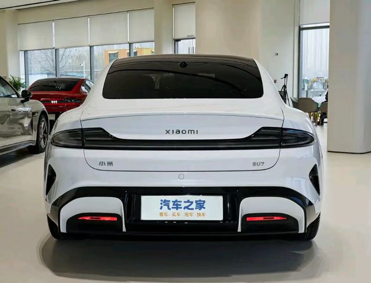 Xiaomi SU7 · BEV · 235 kW / 320 ch · 720 km CLTC