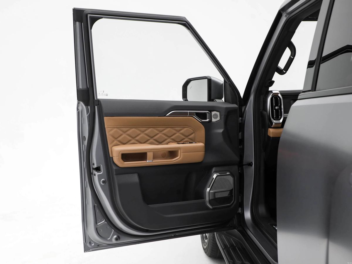 Jetour TRAVELER T2 — 5 Places