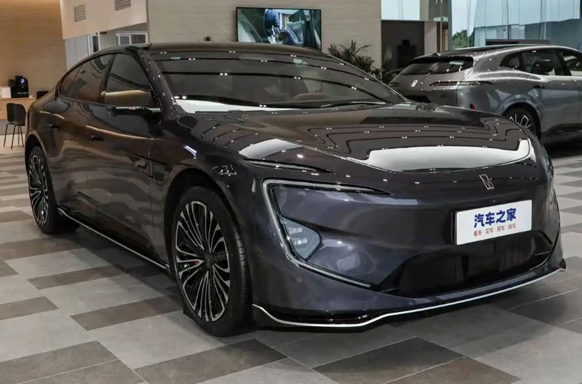 AVATR 12 · Max · BEV 2026 — 100 % Électrique
