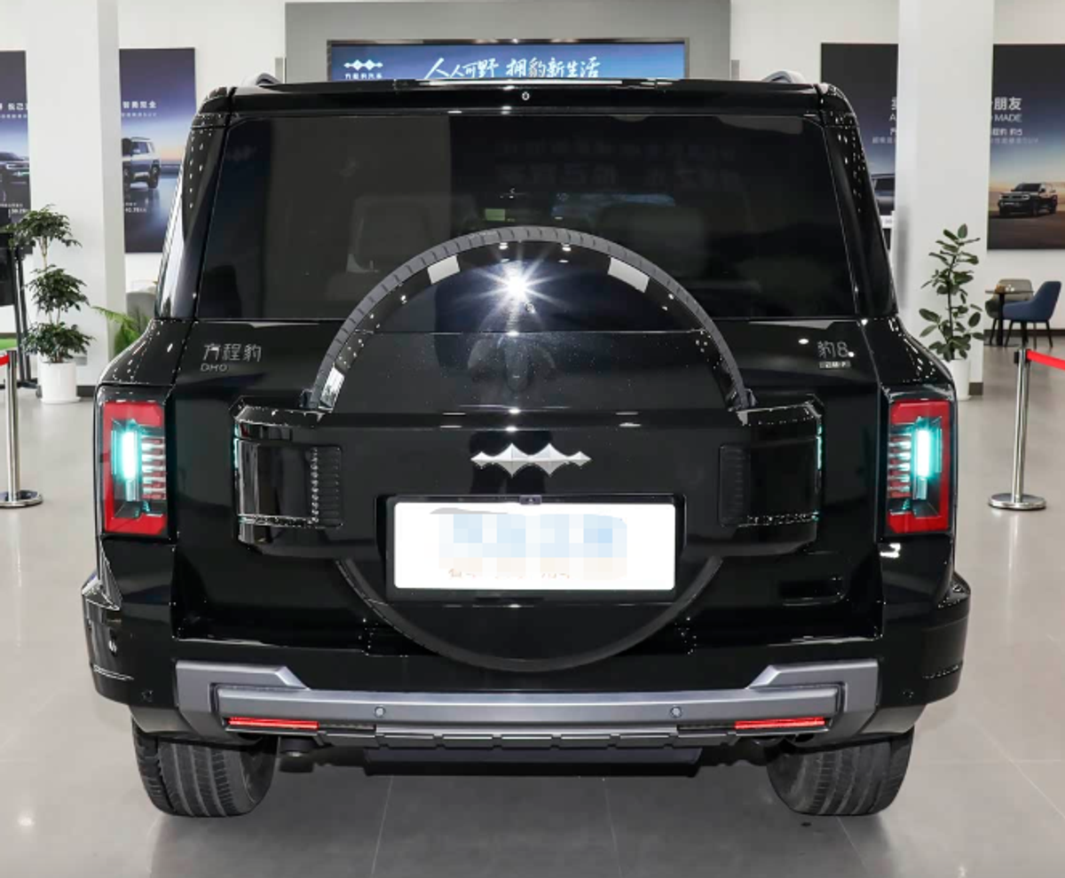 BYD LÉOPARD 8