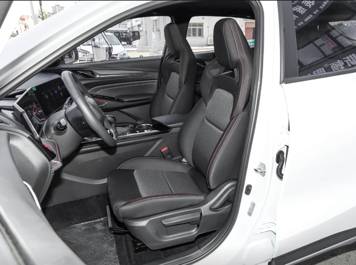 Changan X5 Plus 2026 — 1.5L 110 ch · 5MT · Édition Luxe
