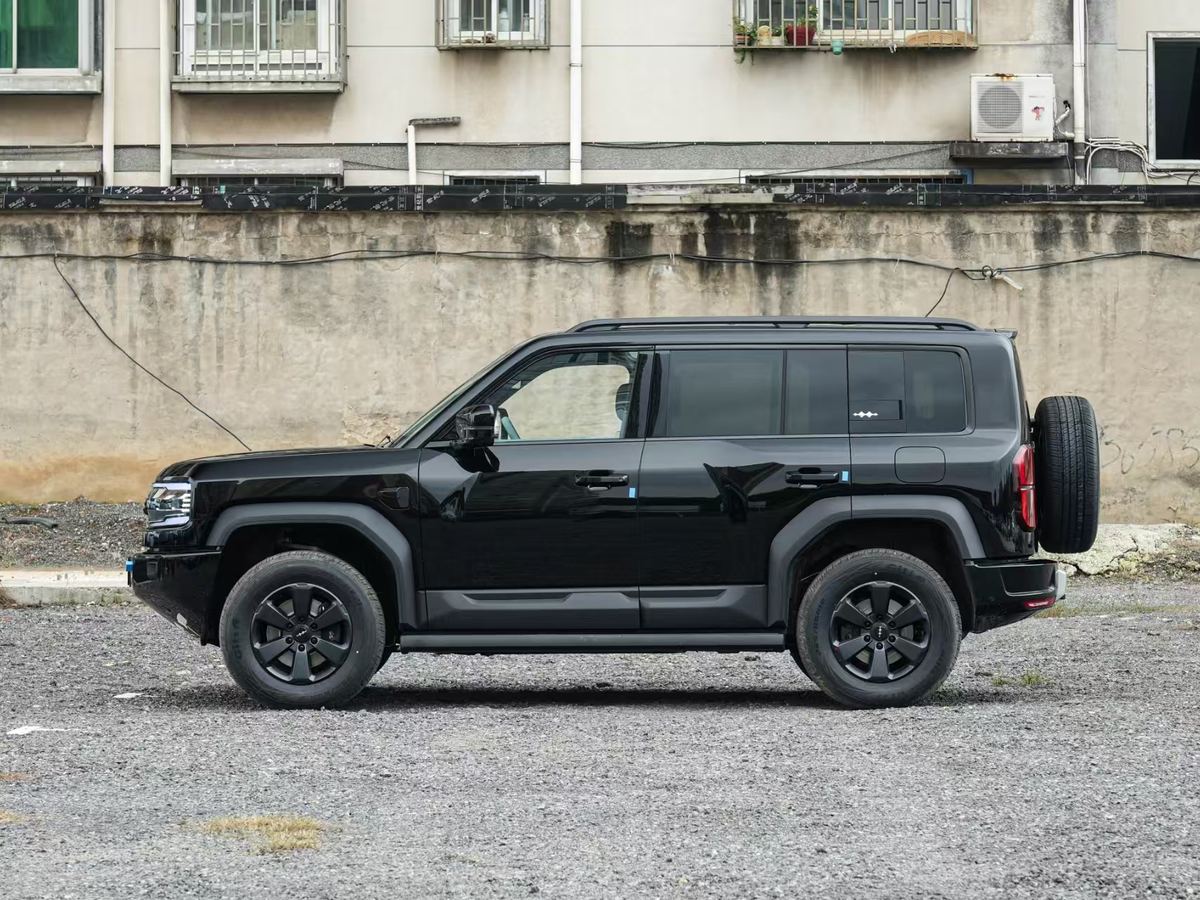 Fangchengbao Leopard 5 2025 — DM-o PHEV 210 km · 660 ch · Édition Tianshen Ultra