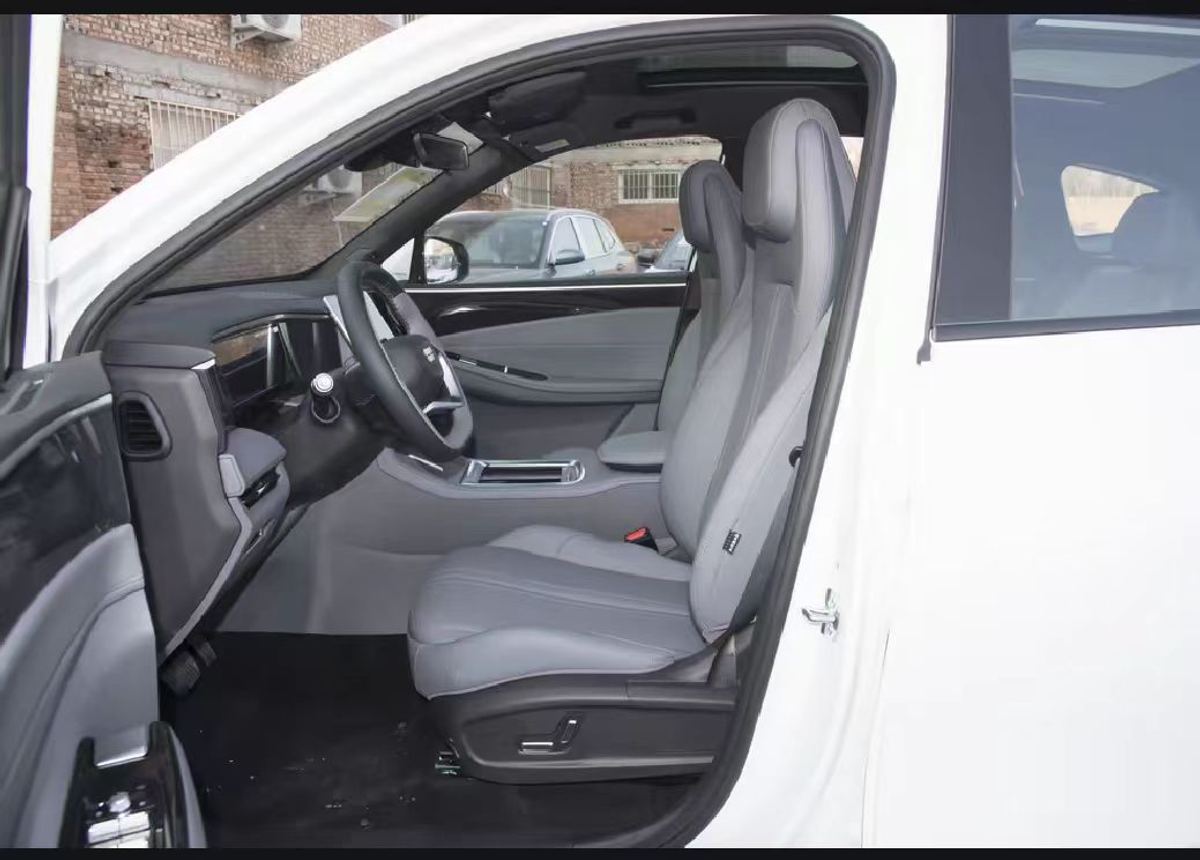 Geely Galaxy L7 2025 — EM-i 115 km · Édition Explorer