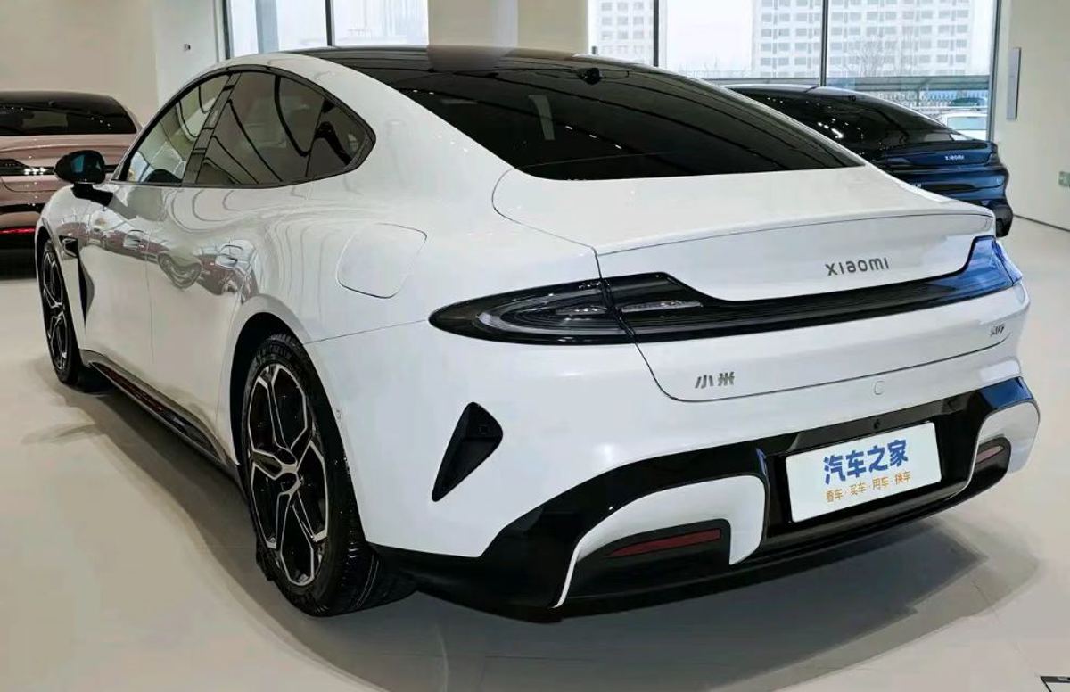 Xiaomi SU7 · BEV · 235 kW / 320 ch · 720 km CLTC