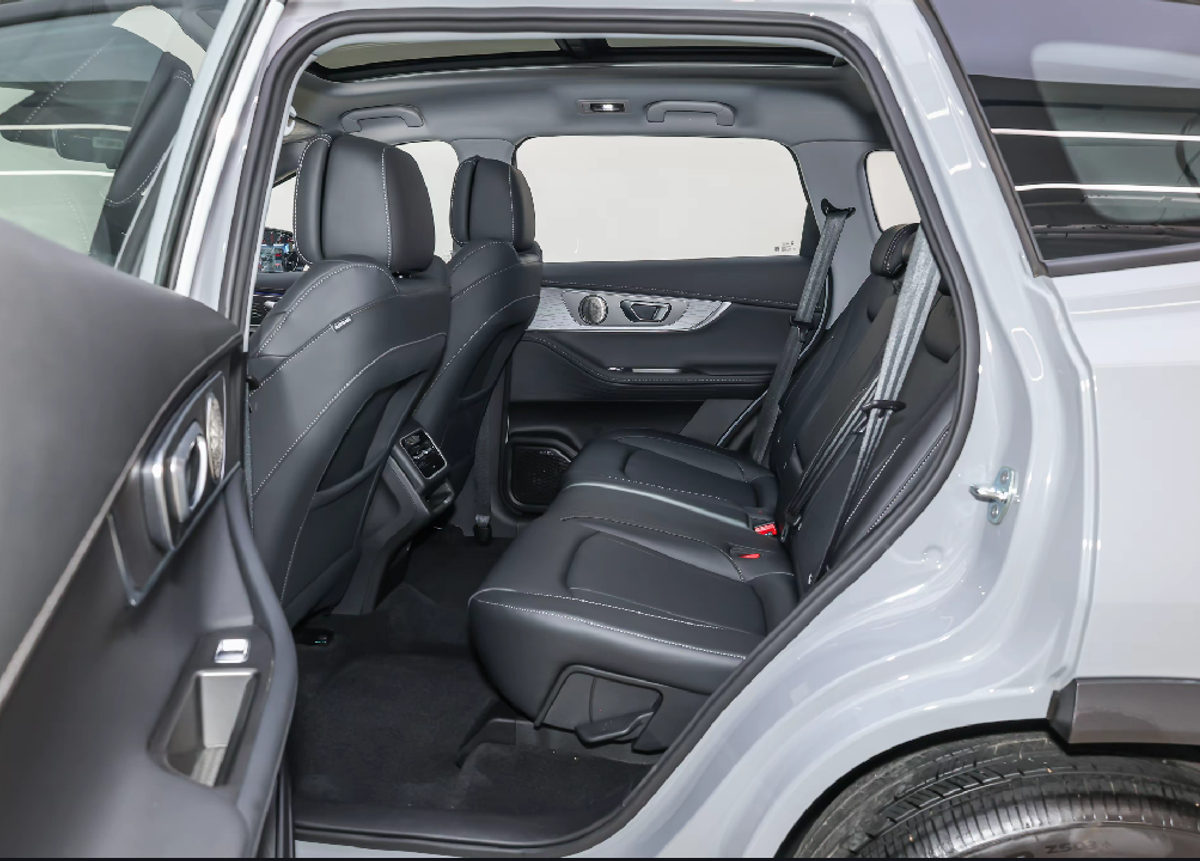 Chery Tiggo 8 Pro PHEV 2025 — 1.5T 100 km · Édition Champion