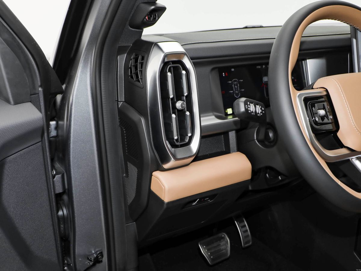 Jetour TRAVELER T2 — 5 Places