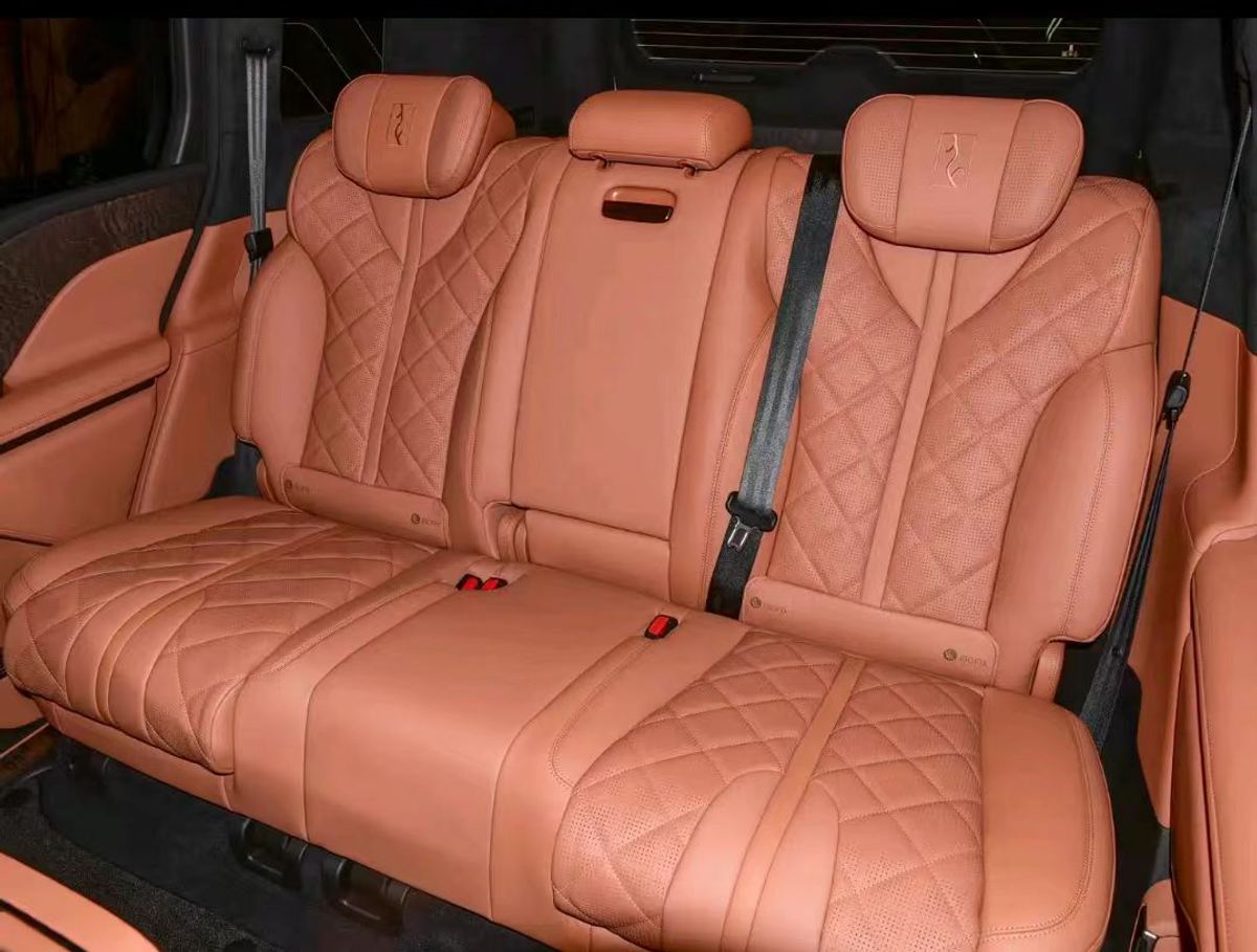 BYD Yangwang U8 · EREV · 880 kW / 1 197 ch · Yisifang AWD