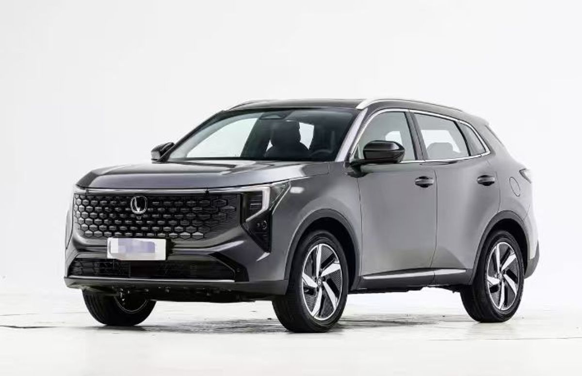 Voiture chinoise neuve Changan importée pour le marché malien