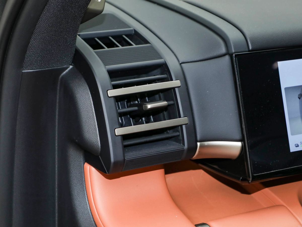 BYD TITANIUM 7