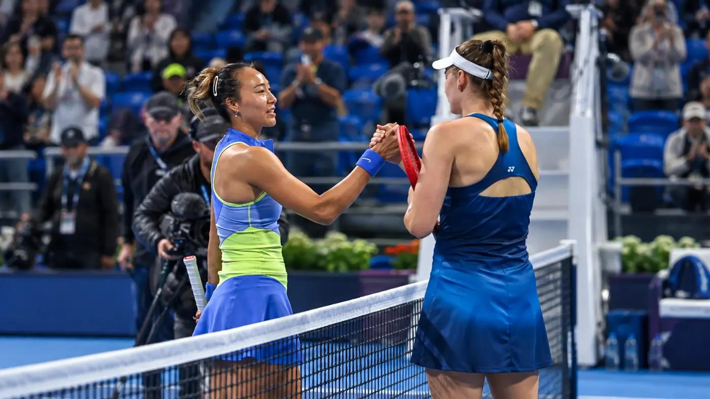 Rybakina-Zheng: el cuarto se decide por cuánto dura el nivel de Zheng