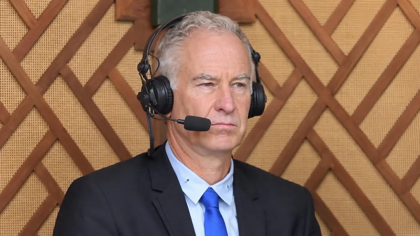 John McEnroe durante una telecronaca
