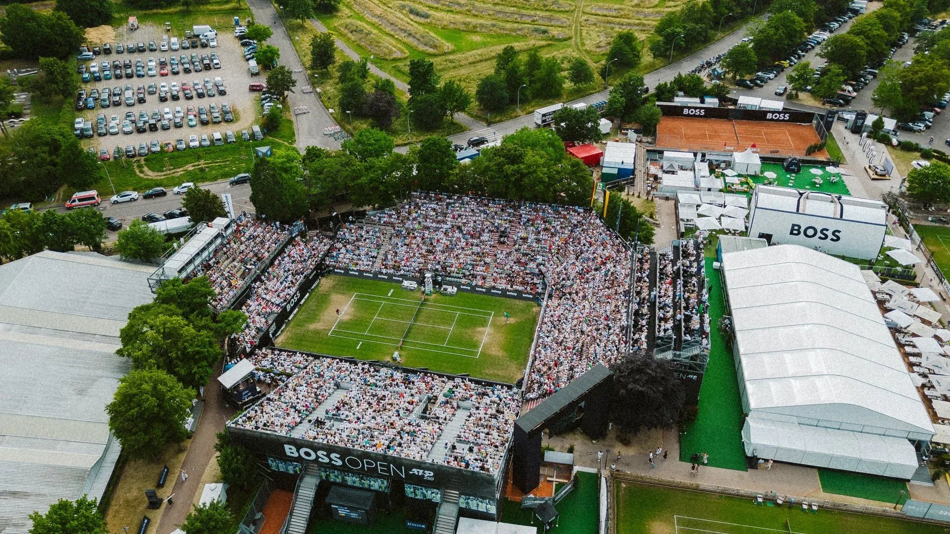 Arranca el BOSS Open: Stuttgart Abre la Hierba con un Cuadro de 250 Estelar