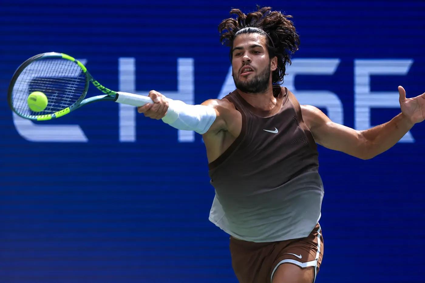 Carlos Alcaraz won his first-round match at the US Open with two aces and an average serve speed of 114 mph, about 183 km/h. For a player coming back after...