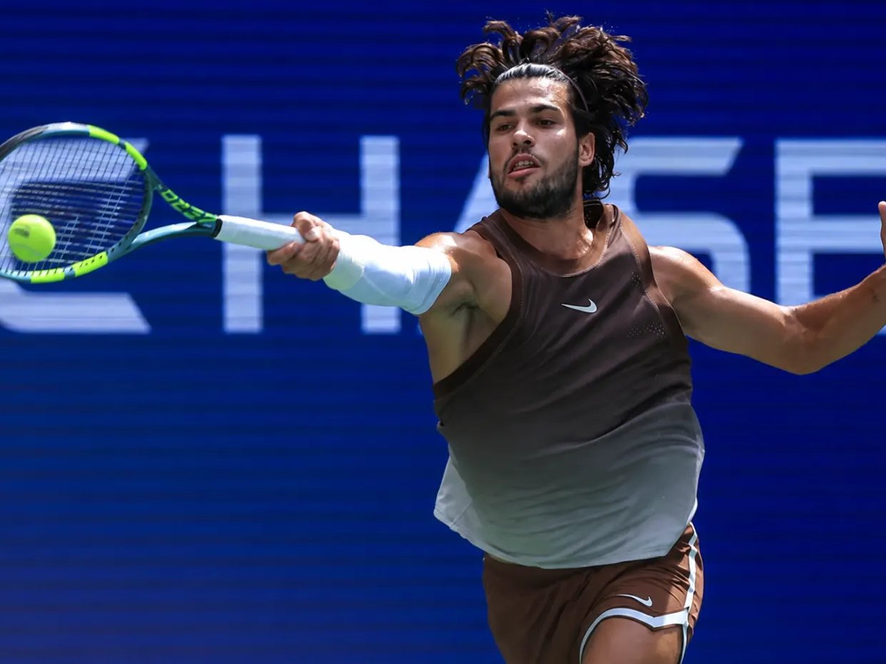 Carlos Alcaraz won his first-round match at the US Open with two aces and an average serve speed of 114 mph, about 183 km/h. For a player coming back after...