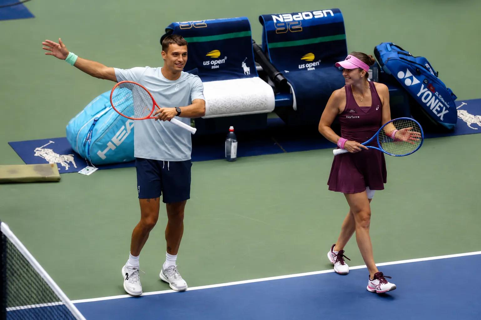 Cobolli and Bencic Reach Semifinal: Zverev and Alcaraz Out in Mixed Doubles