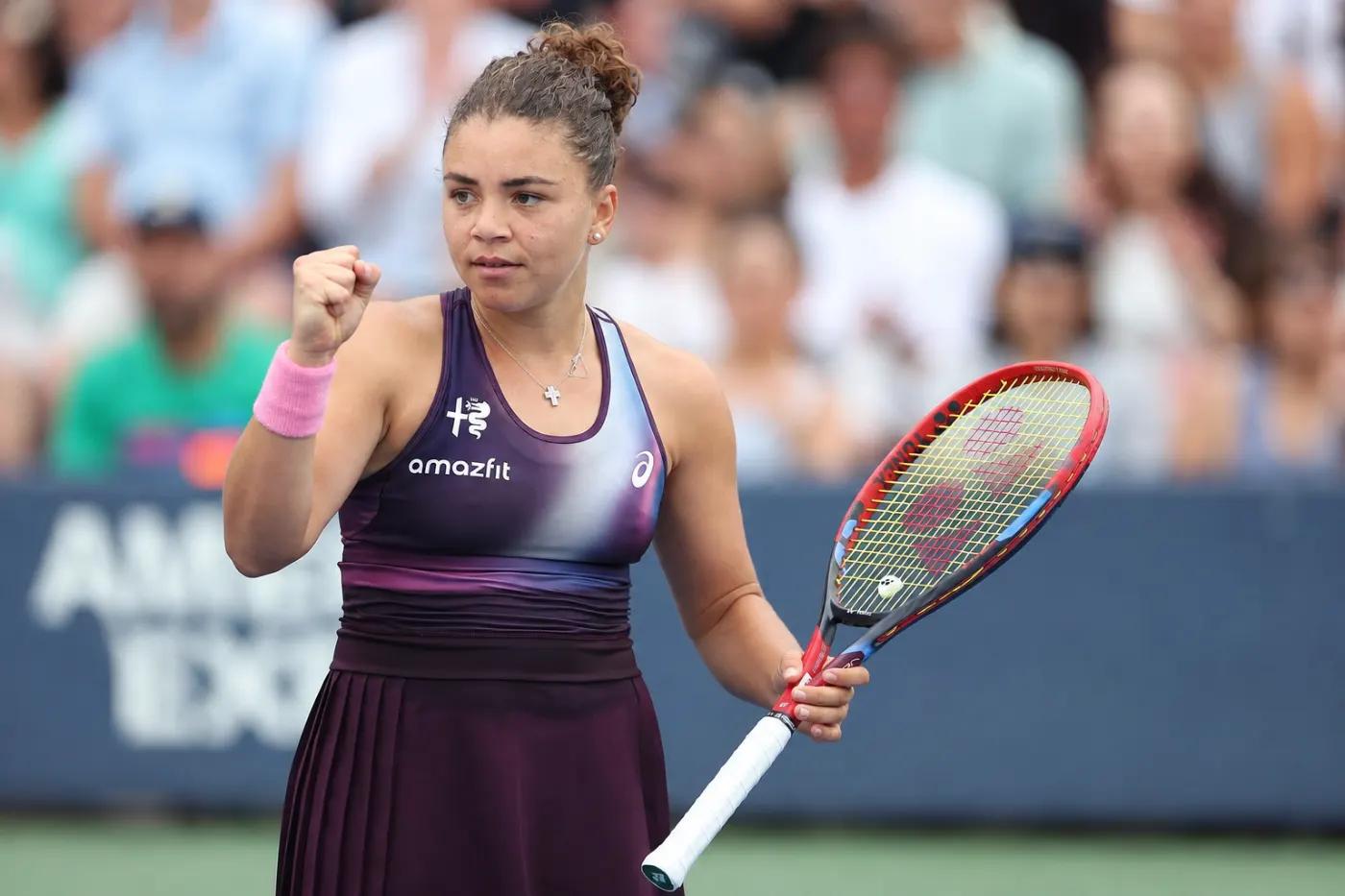 Jasmine Paolini hat Sorana Cirstea dreimal in drei Duellen besiegt, zuletzt 2024 in Dubai (6-2, 7-6). Die Buchmacher sehen sie trotzdem als Außenseiterin, 2,43 gegen 1,55. Der...