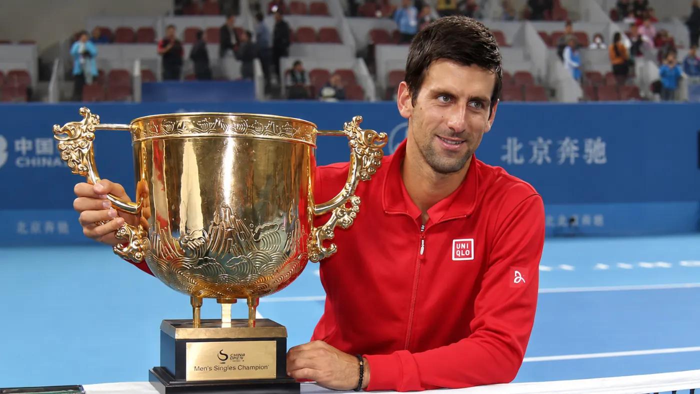 Djokovic con il trofeo del China Open