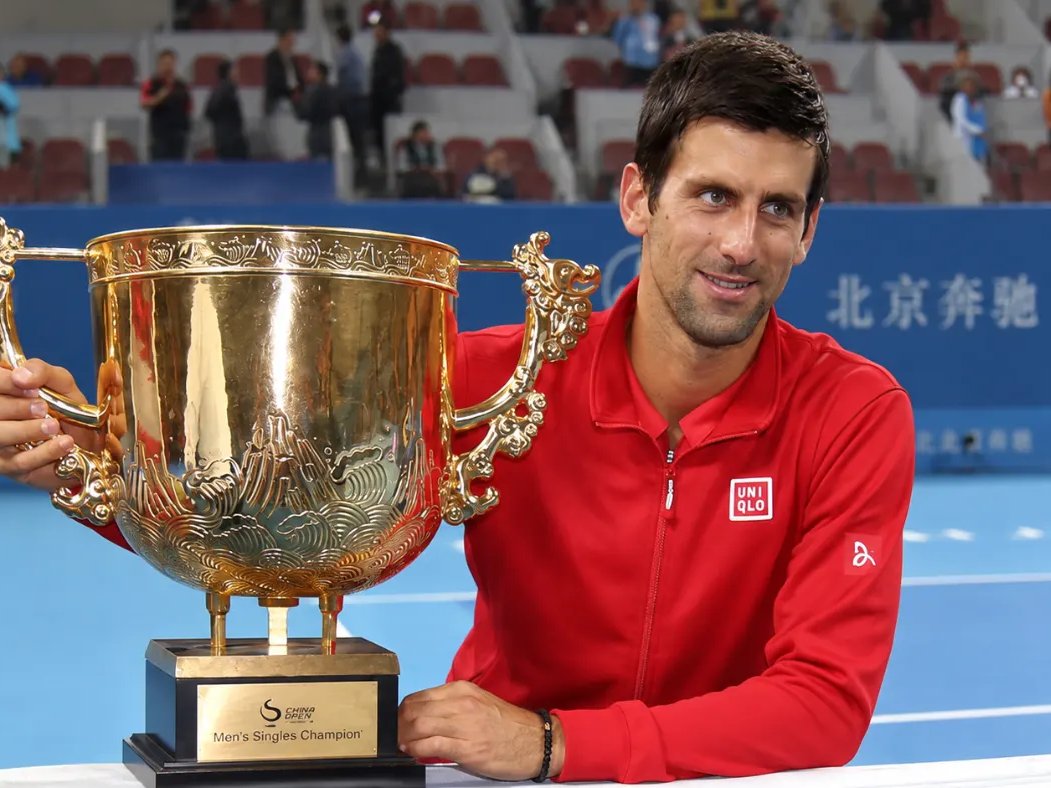 Djokovic con il trofeo del China Open