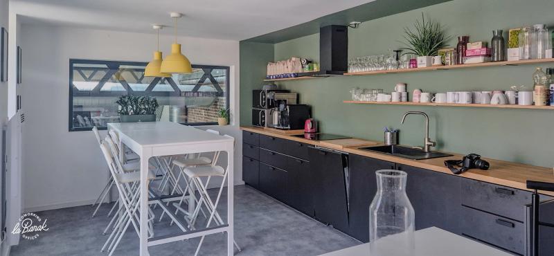 Espace extérieur et terrasse du coworking laBarak Saint-André-lez-Lille