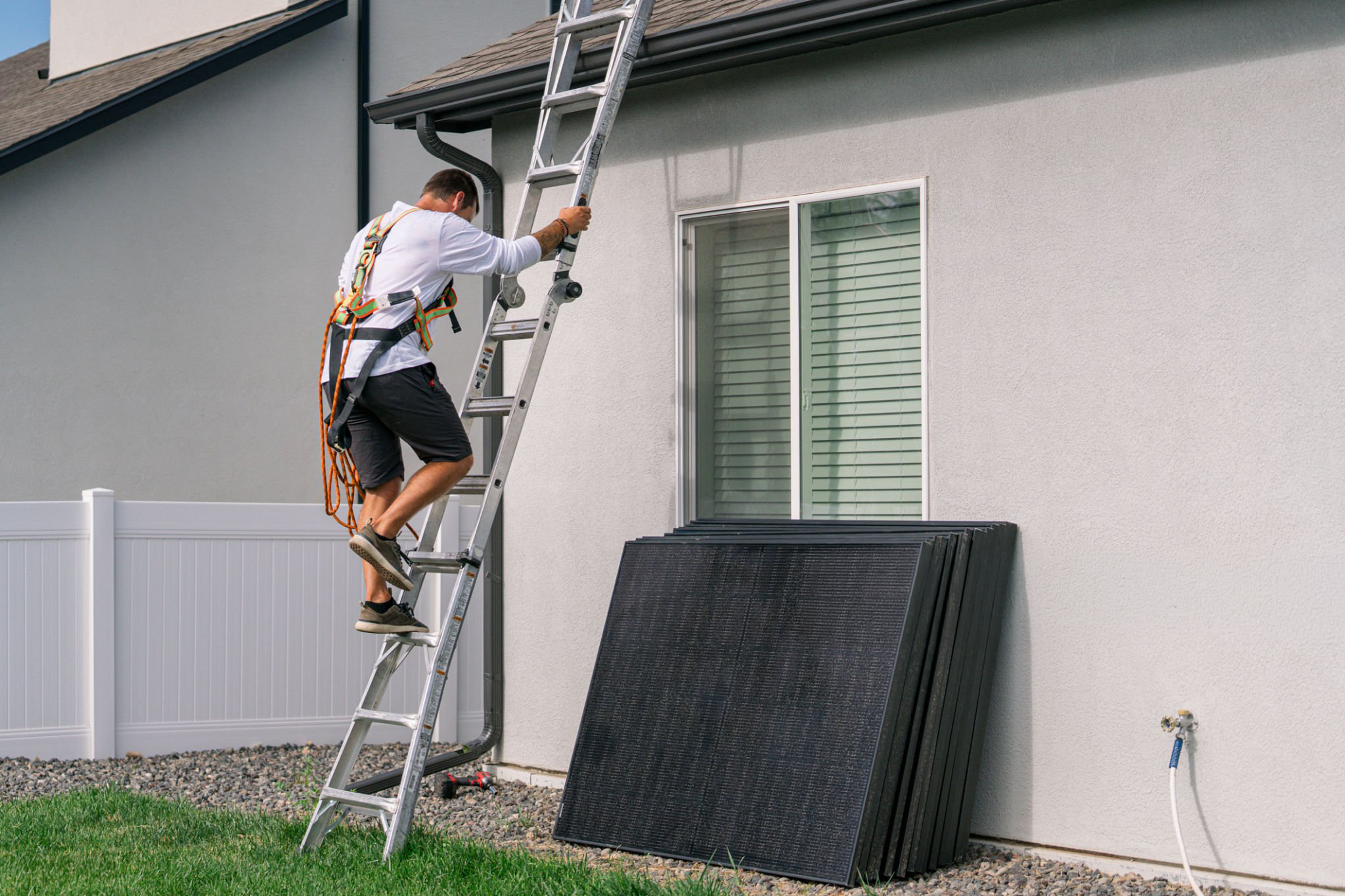 Solar panel installation on a Saskatchewan home by Firefly Solar