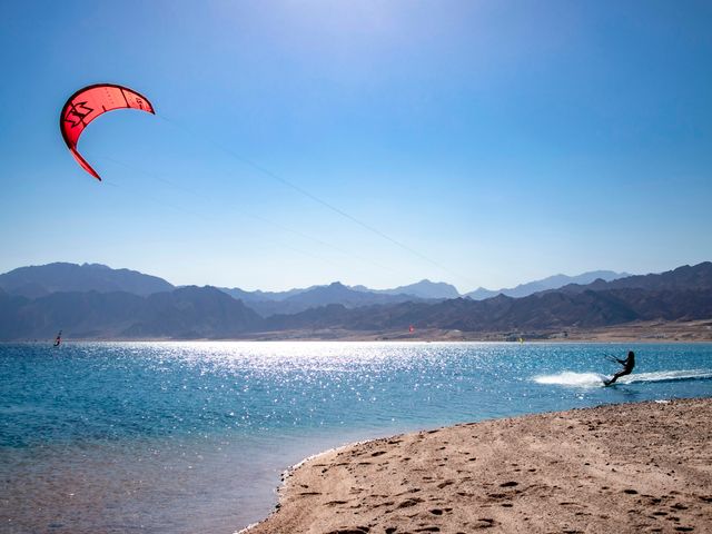 Kitesurfing on the Red Sea at Dahab