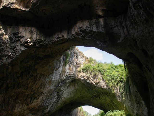 Devetashka Cave