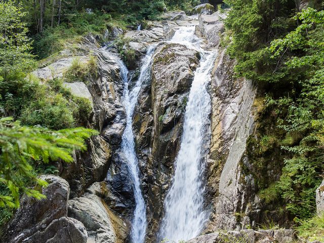 Lolaia Waterfall at the edge of the Retezat