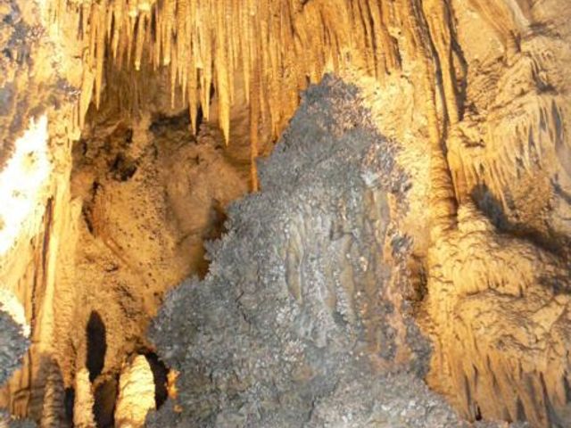 Uhlovitsa Cave