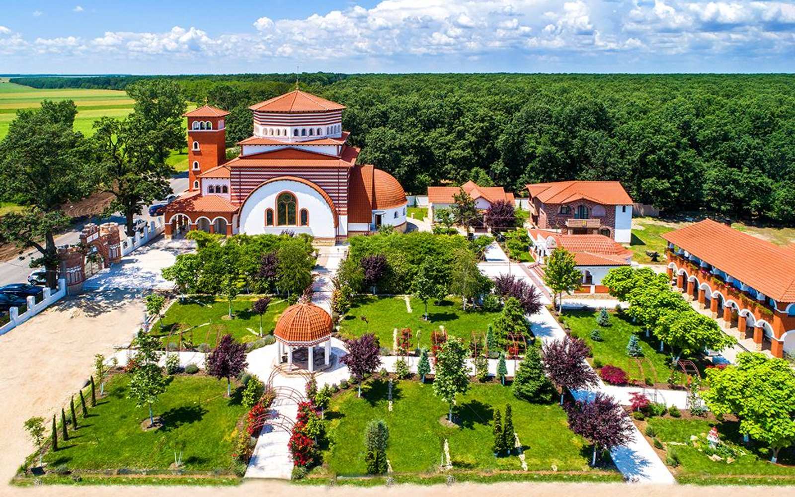 The church and gardens at Drăgănești-Vlașca, seen from above