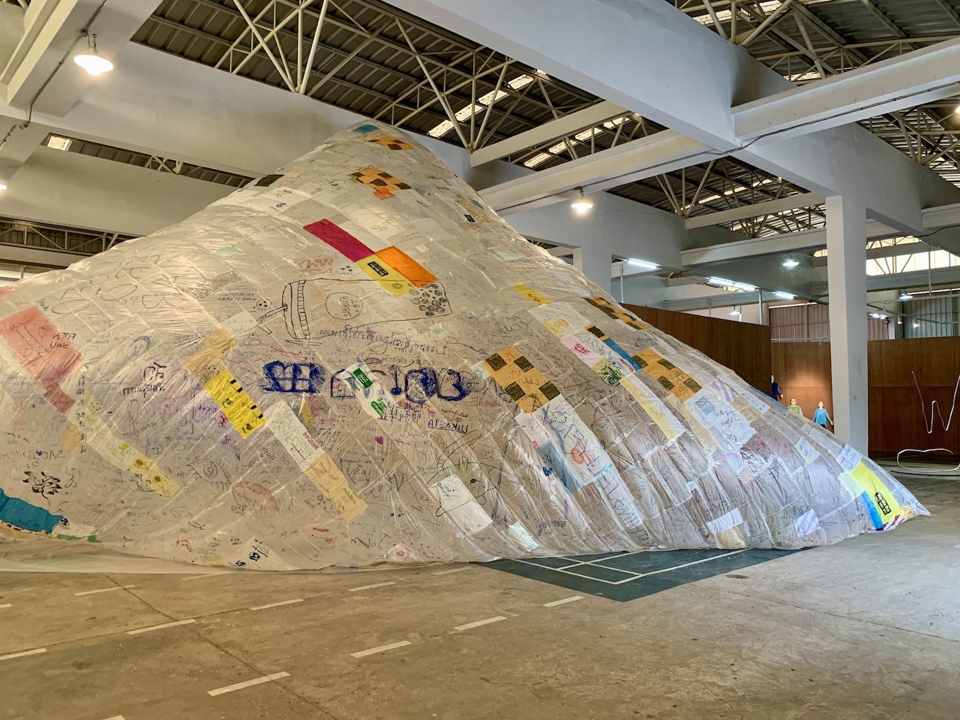 Tomás Saraceno, Museo Aero Solar, 2023. Photo: C&