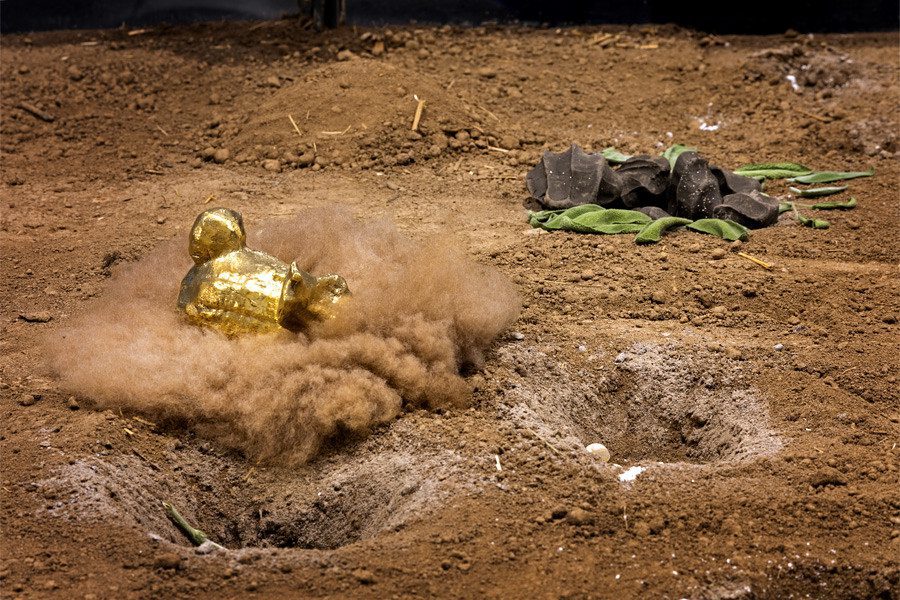 Dineo Seshee Bopape : sa ____ ke lerole, (sa lerole ke ___)