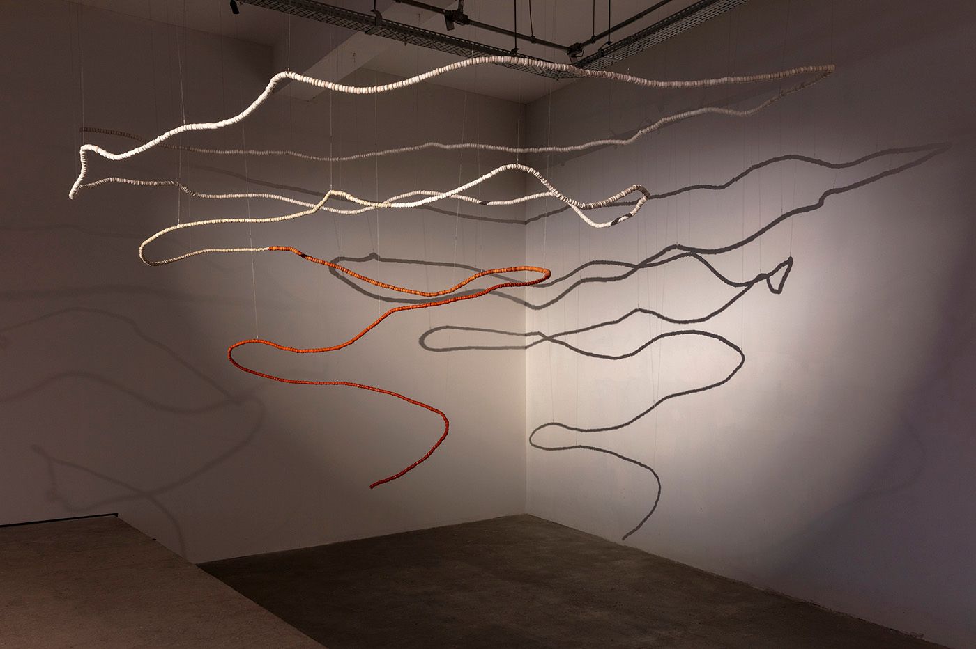 Taloi Havini, Beronana (Shell money) I, 2015, Soil, transparent enamel, steel wire, variable dimensions. Courtesy of the artist, KADIST collection. Photo: Everton Ballardin