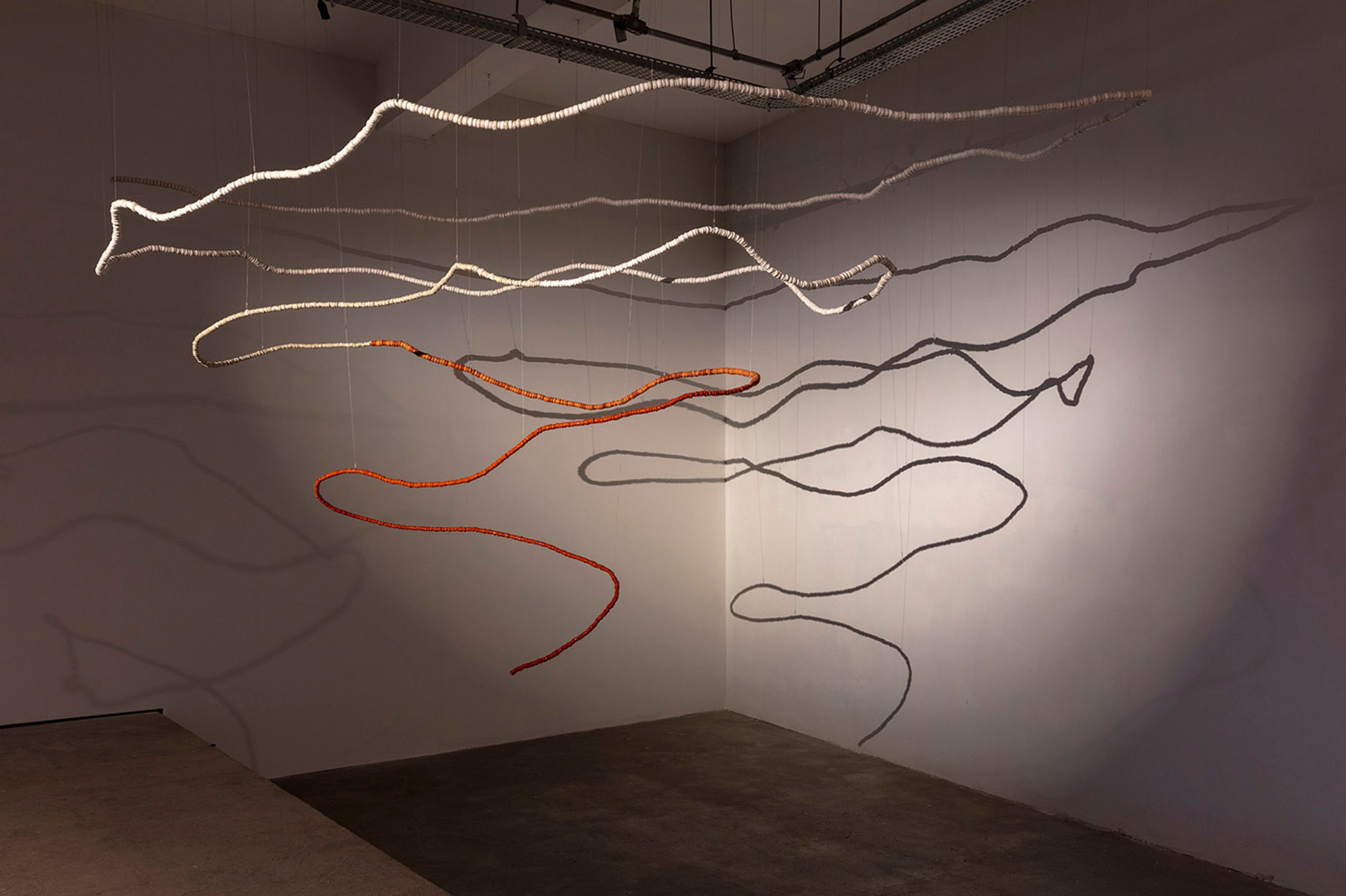 Taloi Havini, Beronana (Shell money) I, 2015, Soil, transparent enamel, steel wire, variable dimensions. Courtesy of the artist, KADIST collection. Photo: Everton Ballardin