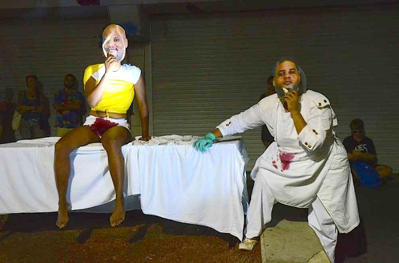 La Sangre Pesa Mas Que el Agua (Blood Weights More than Water), intervention, 2016. Photo: Ricardo Alcaraz. Courtesy of Revista Terremoto and Las Nietas de Nonó.