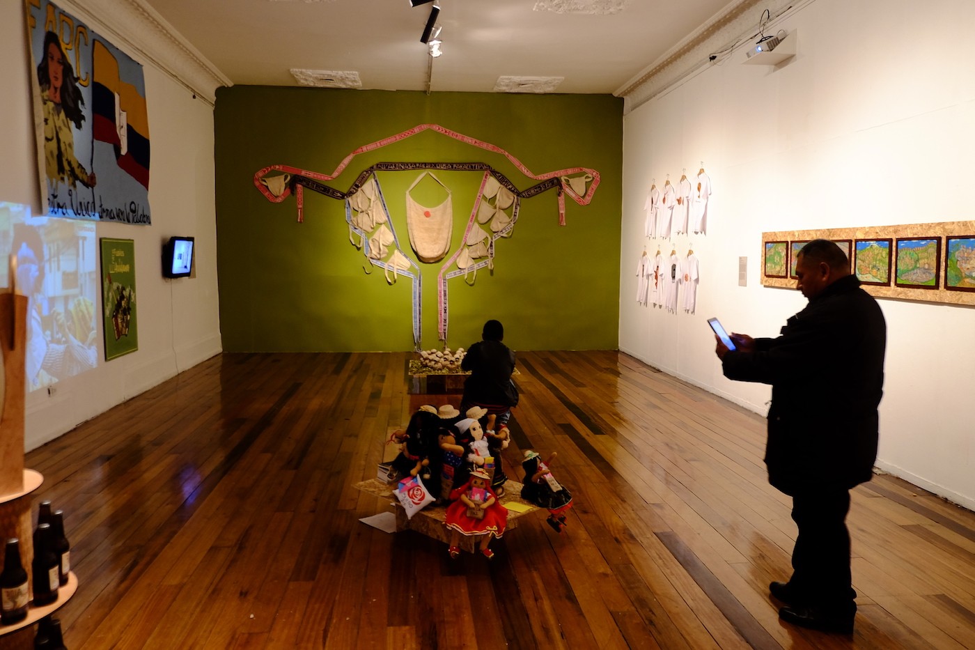 Colectivo Hilando Paz, Mochilas, Salón Nacional de Artistas, Colombia, 2018. Courtesy of Minga Prácticas De-coloniales.