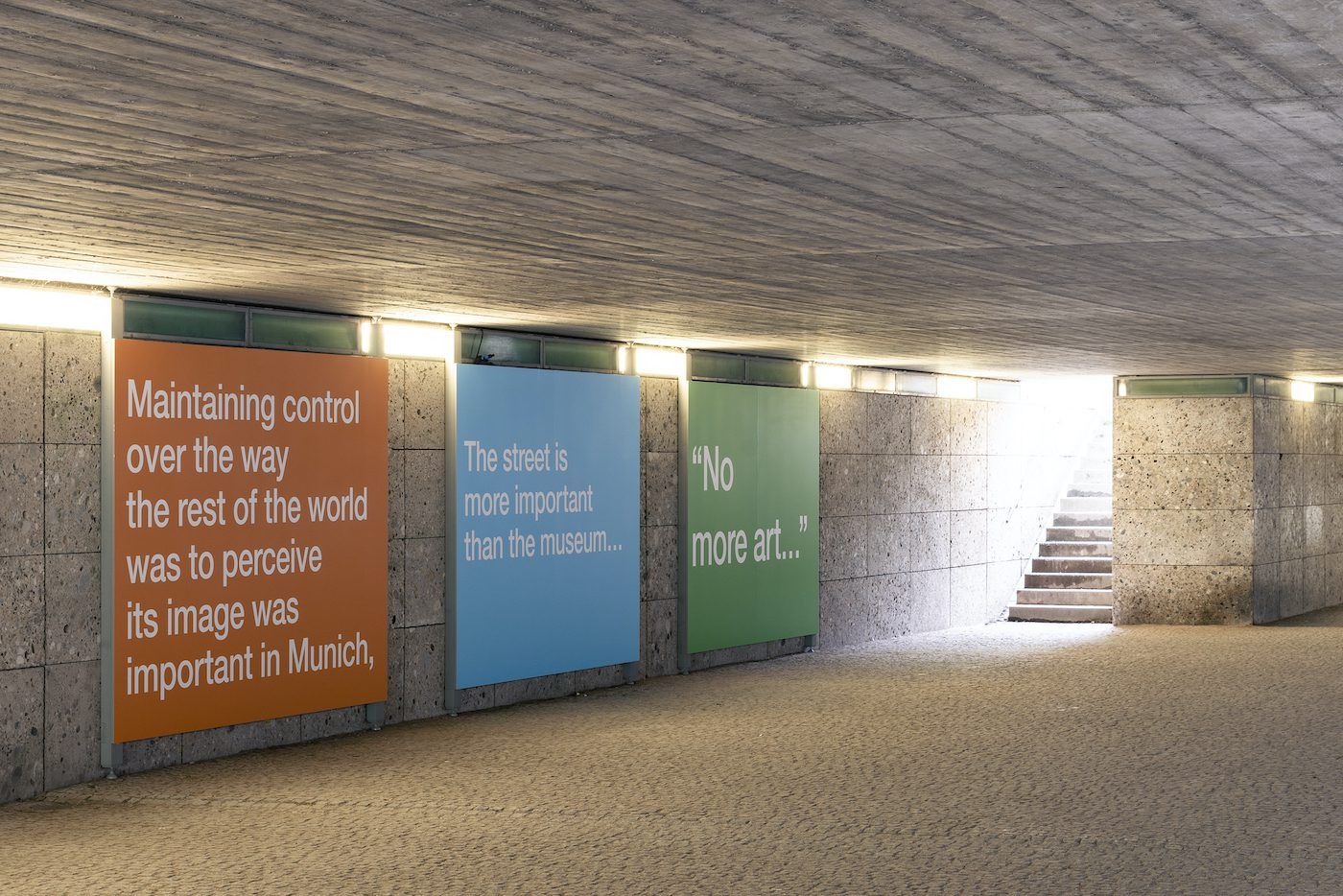 Tony Cokes. Fragments, or just Moments
Installationsansicht / Installation view
Haus der Kunst, 2022
Photo: Maximilian Geuter