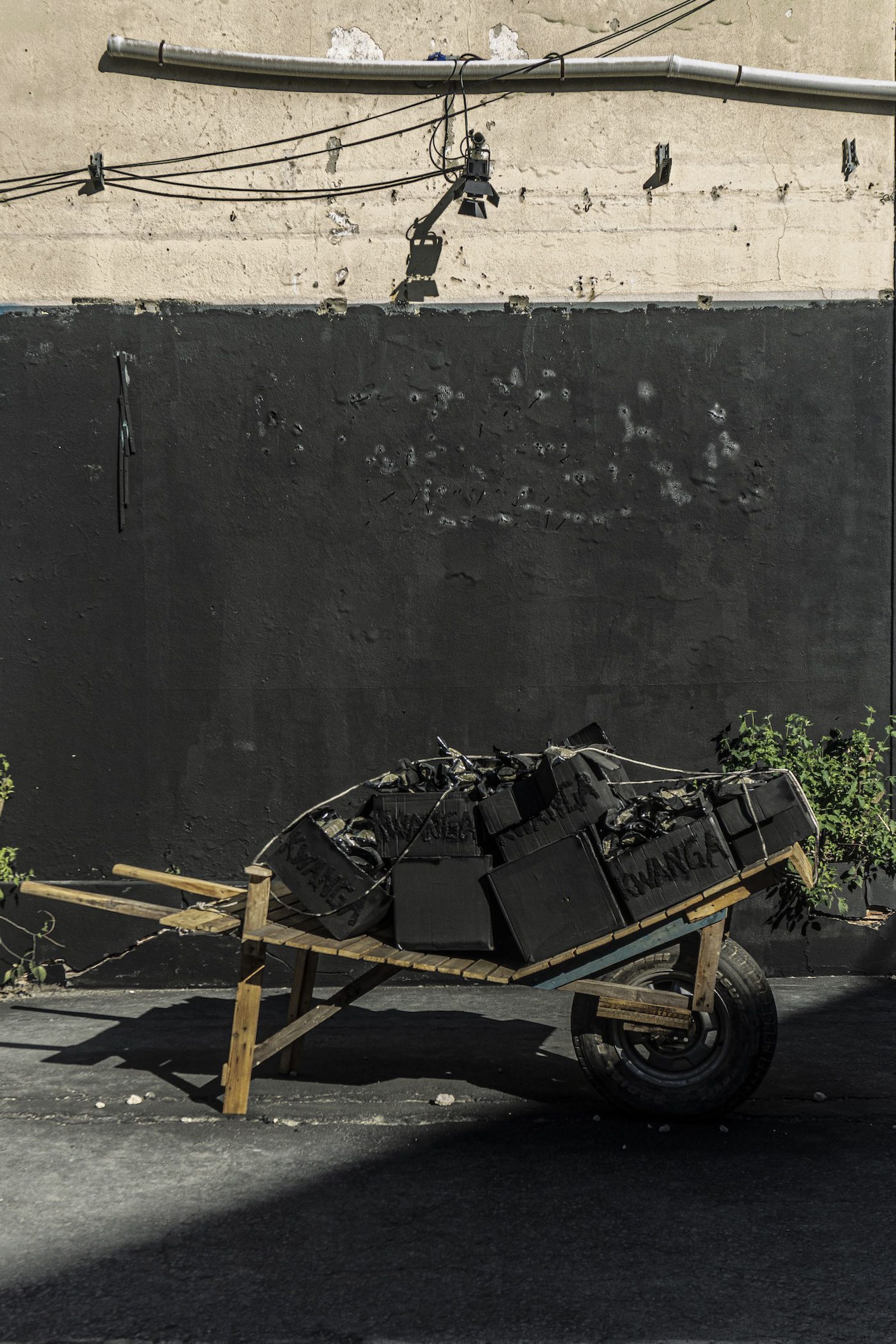 Filipa Bossuet, UHURU, 2022. Installation view. Courtesy of the artist and Lubanzadyo Mpemba Bula.