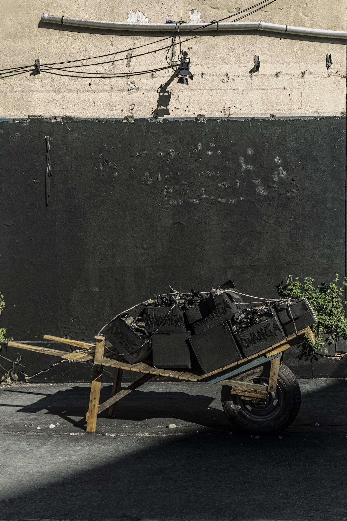Filipa Bossuet, UHURU, 2022. Installation view. Courtesy of the artist and Lubanzadyo Mpemba Bula.