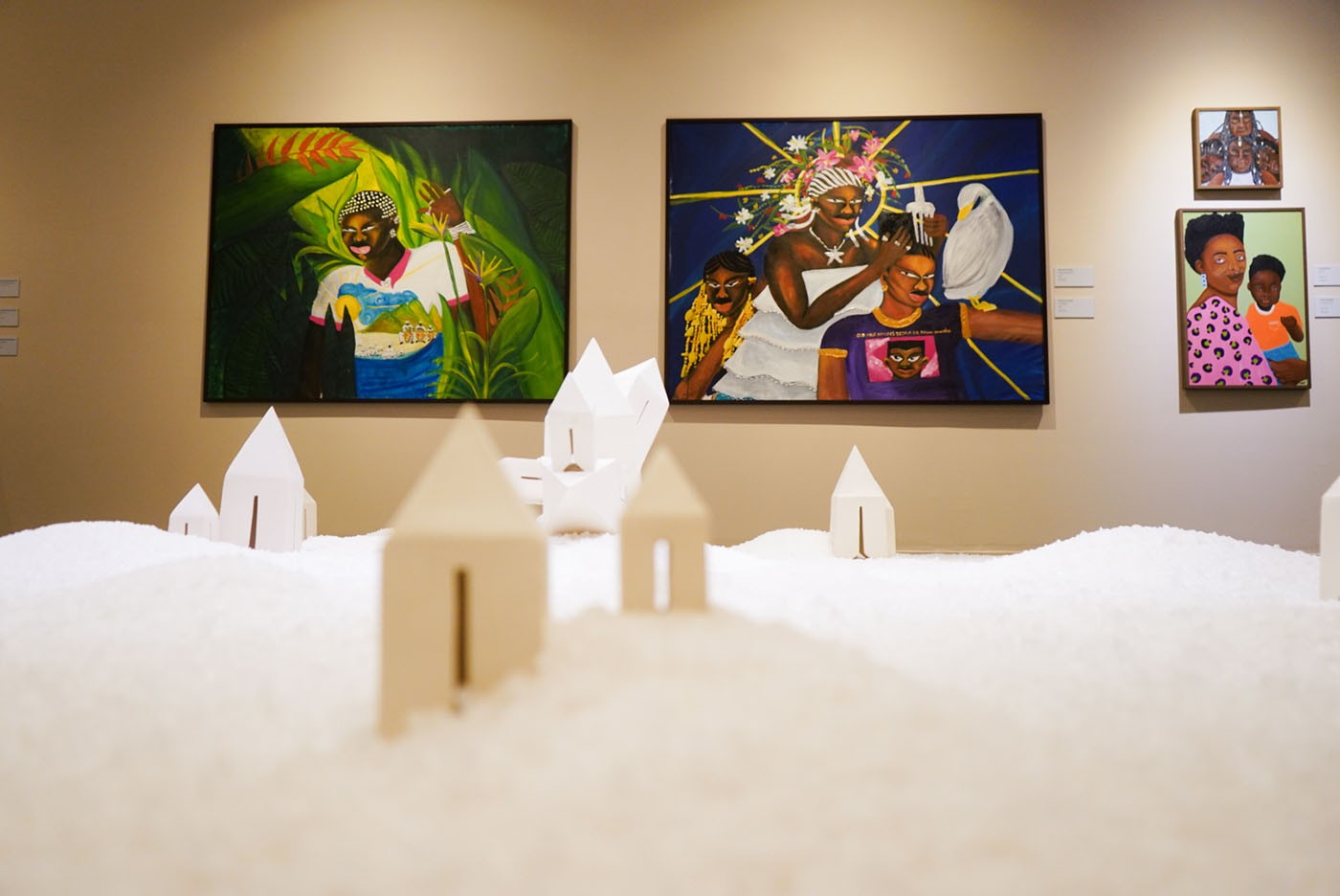 Exhibition view of Raízes: Começo, Meio e Começo, at MUNCAB. Photo: Luan Teles / SecultBA