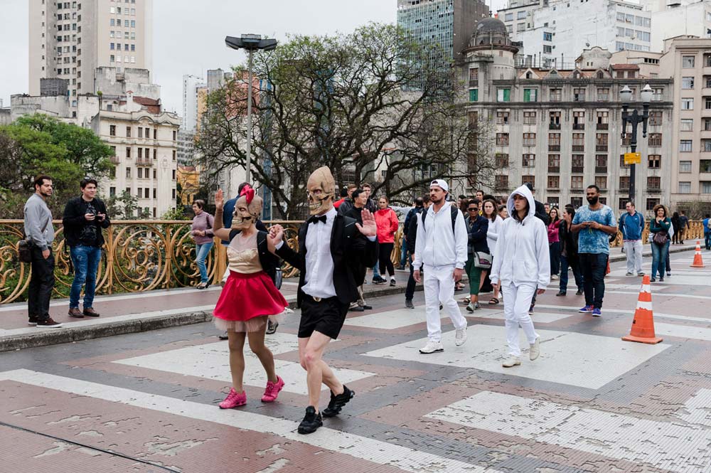 Pope.L, Documentation of the performance Baile [Ball], 2016