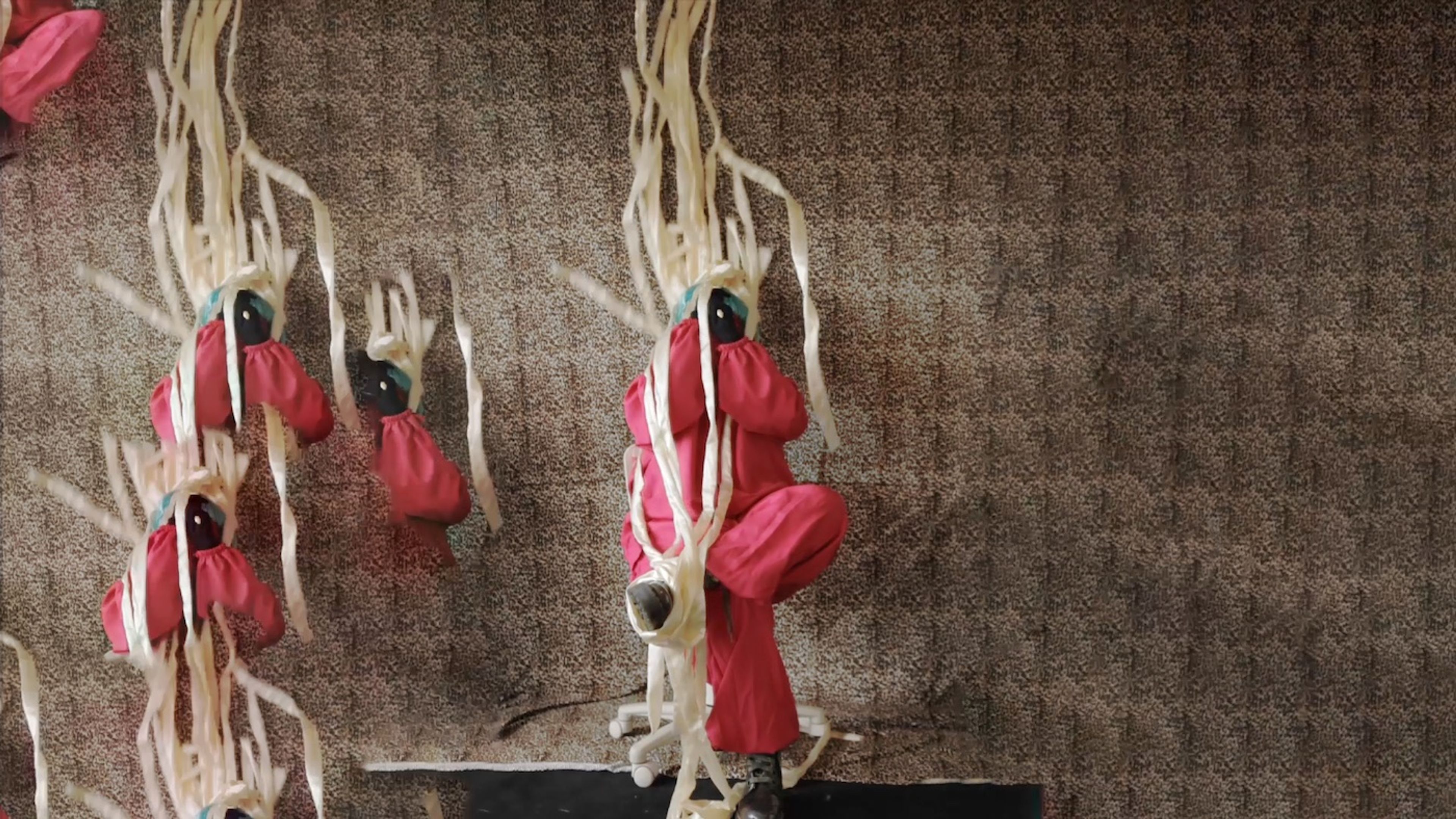 Kresiah Mukwazhi, Rakazvirova rikazhamba (it (the cock) hit itself and it cried), 2023, video still