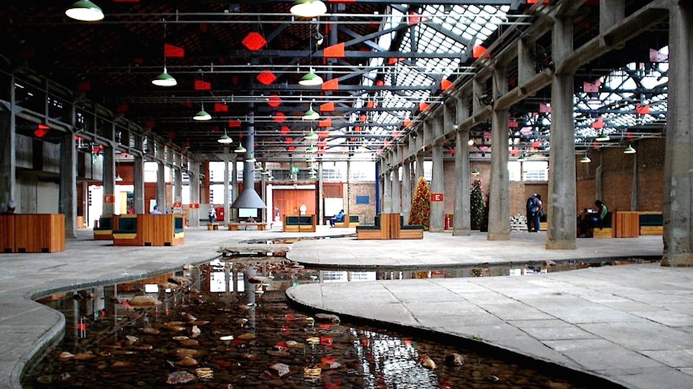 Interior of SESC Pompéia, designed by Lina Bo Bardi at the beginning of the 1970s. © Paulisson Miura/Flickr. CC BY 2.0.