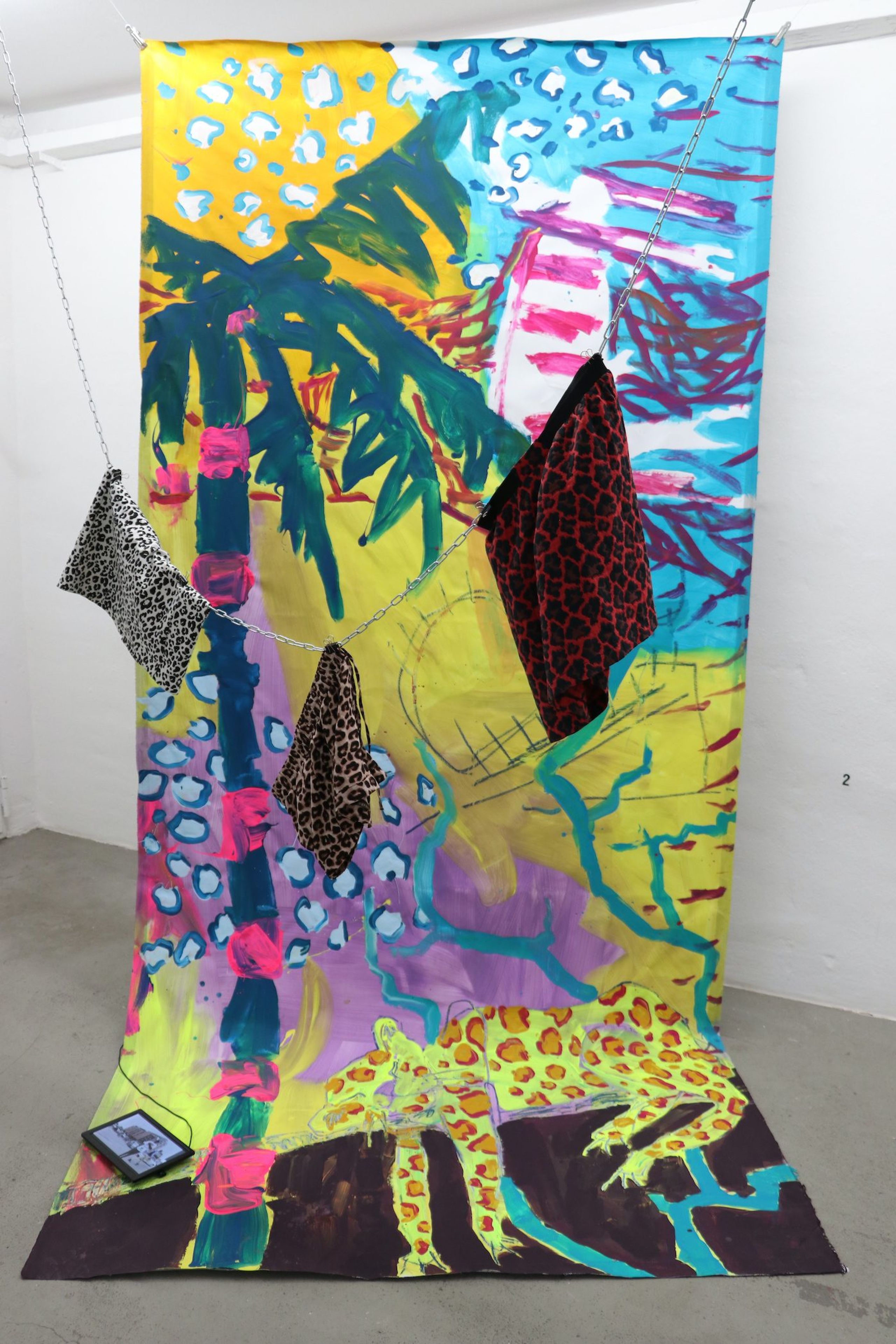Laboratoire Kontempo, Pool Malebo, Berlin, 2022. Multimedia Installation (Acrylics on canvas, experimental video and clothes). Courtesy the artists.