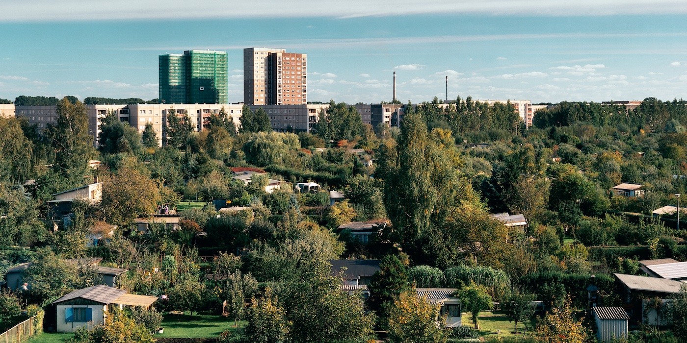 Stan Douglas: Potsdamer Schrebergärten - Contemporary And