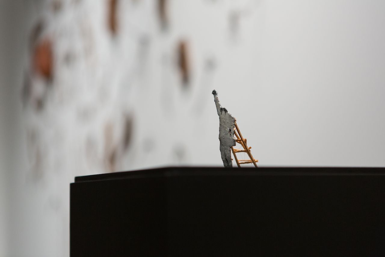 Cleaning products: trash, selective justice and contemporary art