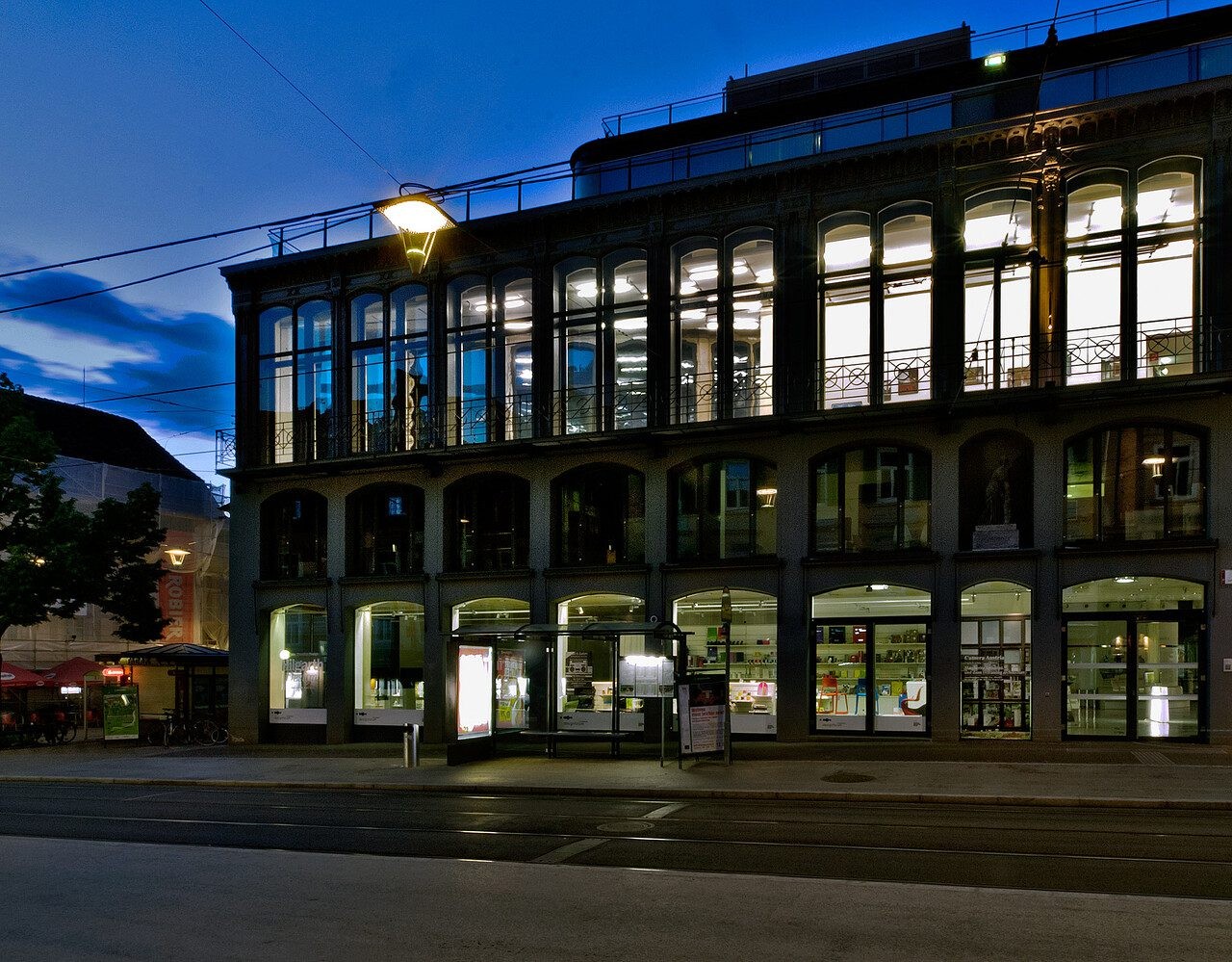 Seeking team member with curatorial and institutional skills