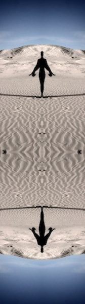 Theo Eshetu, Veiled Woman on a Beachfront, video installation, 2010 (Courtesy of the artist)