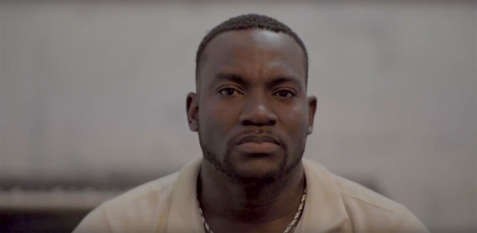 Still frame of the film Frente, Frente de Trabalho exhibition, Ícaro Lira.